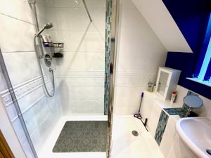 Shower Room (2nd Floor) - click for photo gallery
